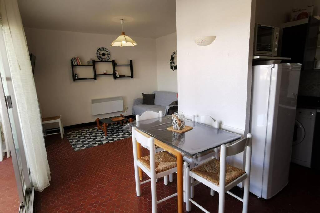 Appartement Soleil Levant - Acces Direct Plage - Terrasse - Une Chambre - Proche Commerces Le Barcarès Exteriör bild